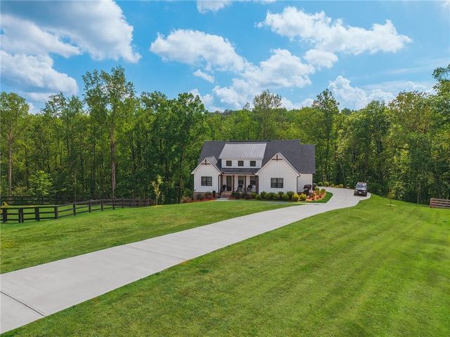 392 London Road, Ball Ground, GA 30107