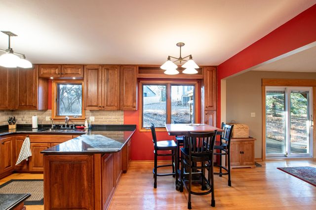 1776 NW 109th Court, Clive, IA 50325