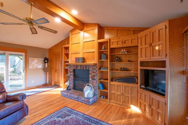 1776 NW 109th Court, Clive, IA 50325