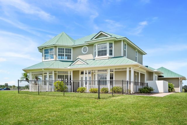 13700 SW Groveside Drive, Stuart, FL 34997