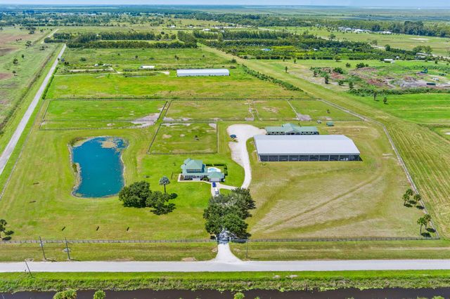 13700 SW Groveside Drive, Stuart, FL 34997