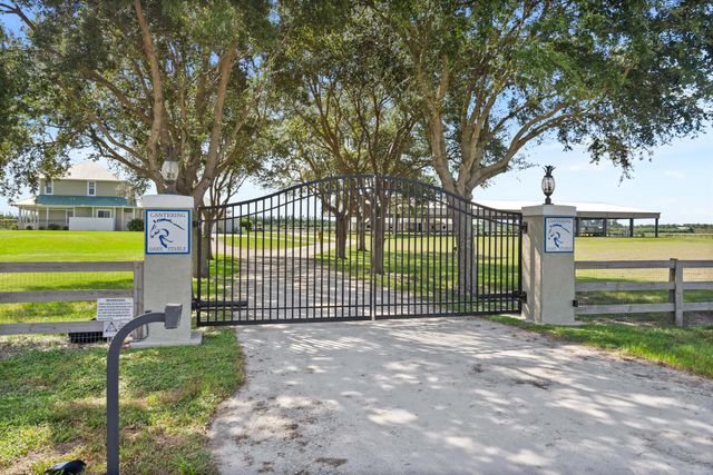 13700 SW Groveside Drive, Stuart, FL 34997