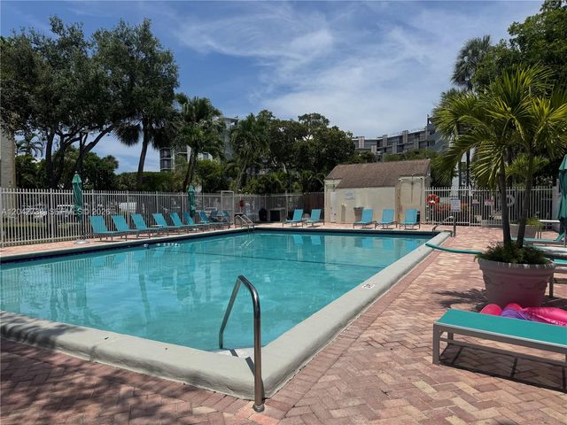 20200 W Country Club Drive PH16, Aventura, FL 33180