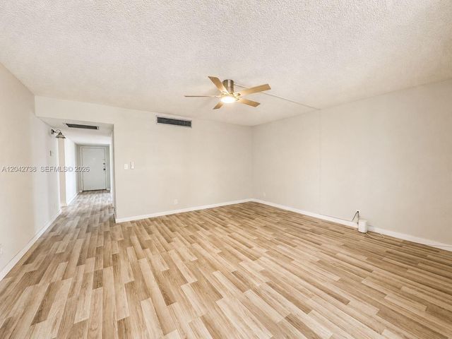 20200 W Country Club Drive PH16, Aventura, FL 33180