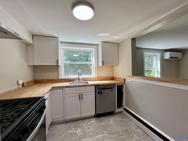 2525 WOODLAND DR B, Charlottesville, VA 22903