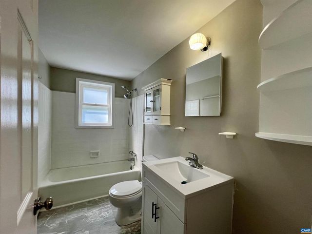 2525 WOODLAND DR B, Charlottesville, VA 22903