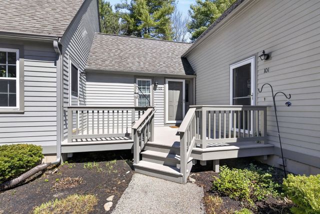 99 Glengarry Drive, Stratham, NH 03885