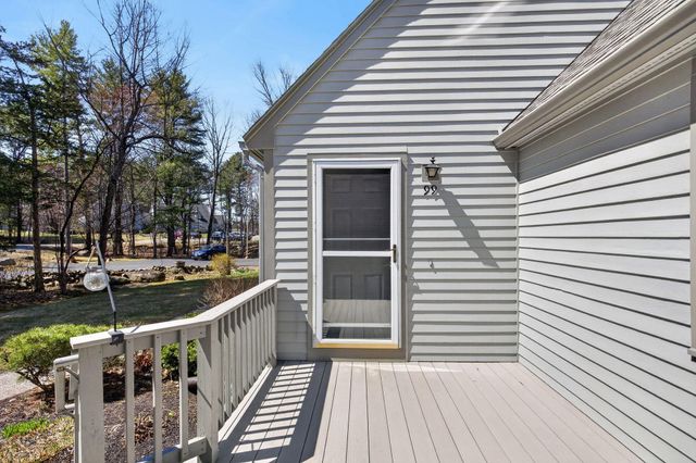 99 Glengarry Drive, Stratham, NH 03885