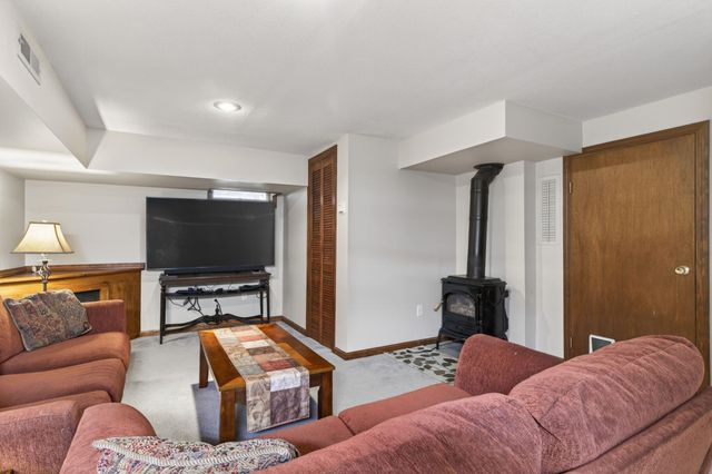 99 Glengarry Drive, Stratham, NH 03885