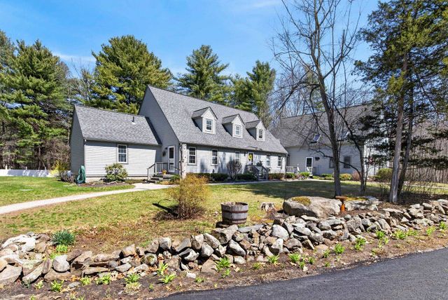 99 Glengarry Drive, Stratham, NH 03885
