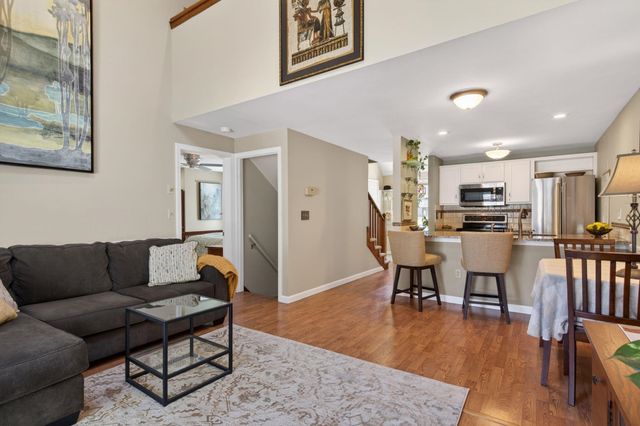 99 Glengarry Drive, Stratham, NH 03885