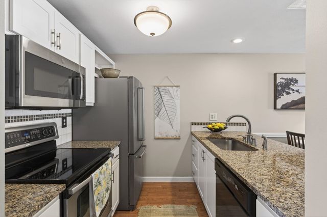 99 Glengarry Drive, Stratham, NH 03885