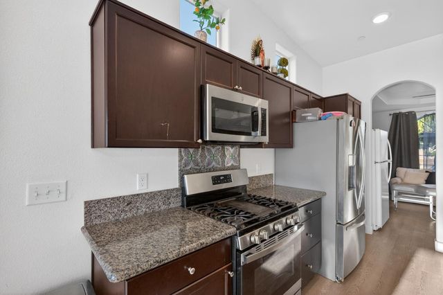 1208 Monterey Avenue, Madera, CA 93637