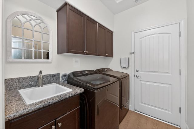 1208 Monterey Avenue, Madera, CA 93637