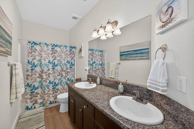 1208 Monterey Avenue, Madera, CA 93637