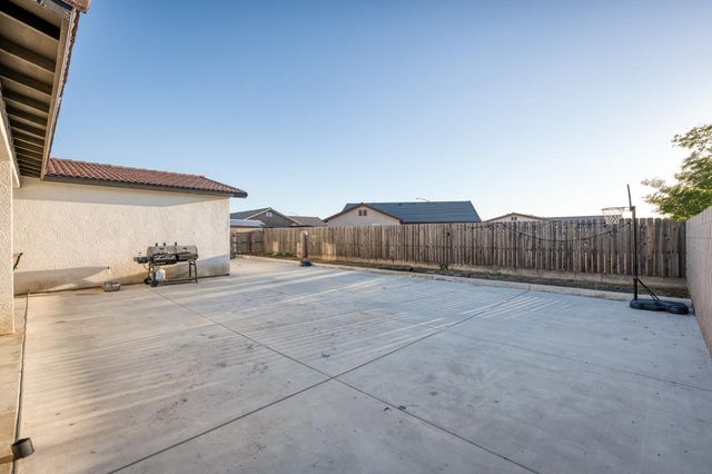 1208 Monterey Avenue, Madera, CA 93637