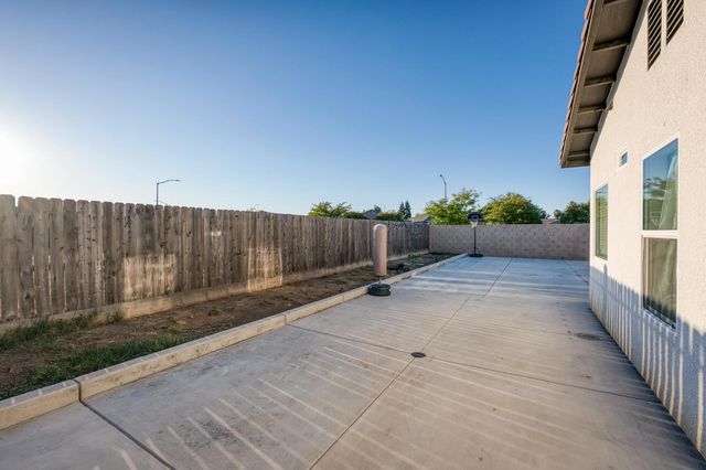 1208 Monterey Avenue, Madera, CA 93637