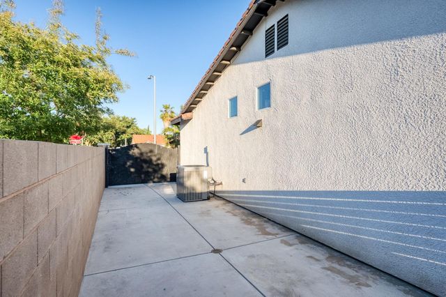 1208 Monterey Avenue, Madera, CA 93637