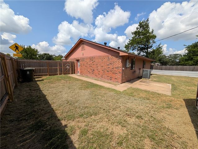 2901 Minnesota Avenue, Bryan, TX 77803