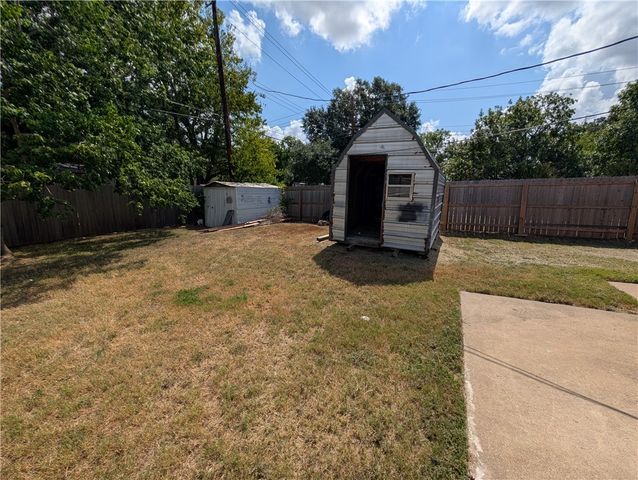 2901 Minnesota Avenue, Bryan, TX 77803
