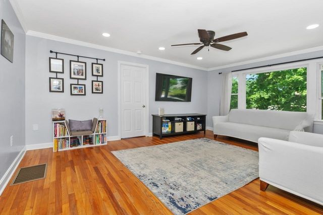 20 Reardon Road, Billerica, MA 01821