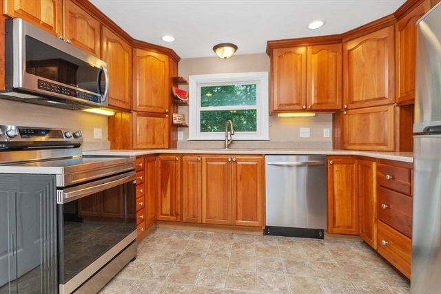 20 Reardon Road, Billerica, MA 01821