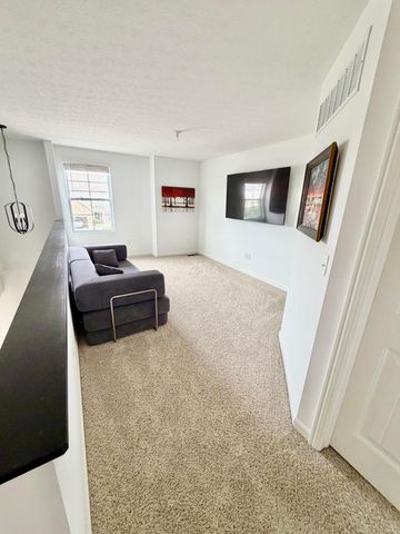 2761 Newbern Drive E, Blacklick, OH 43004