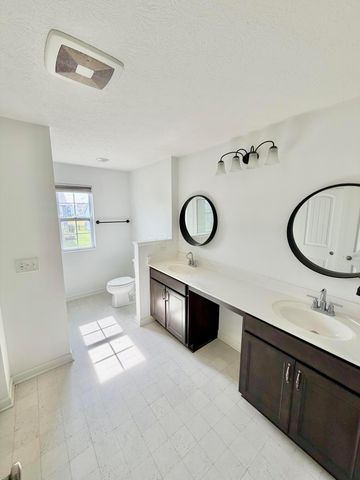 2761 Newbern Drive E, Blacklick, OH 43004