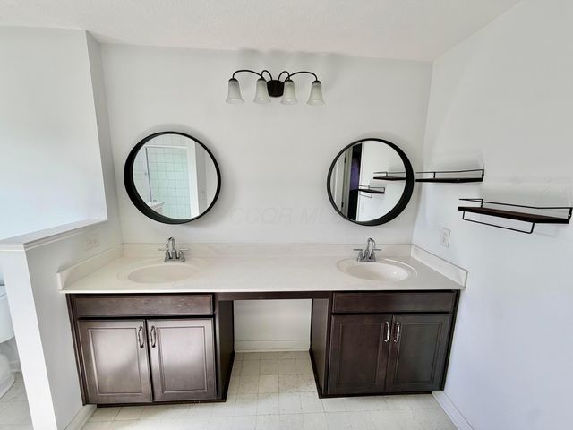2761 Newbern Drive E, Blacklick, OH 43004