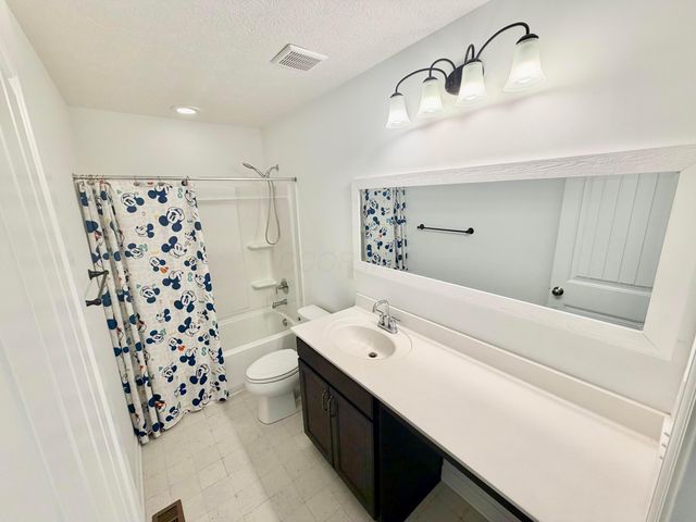 2761 Newbern Drive E, Blacklick, OH 43004