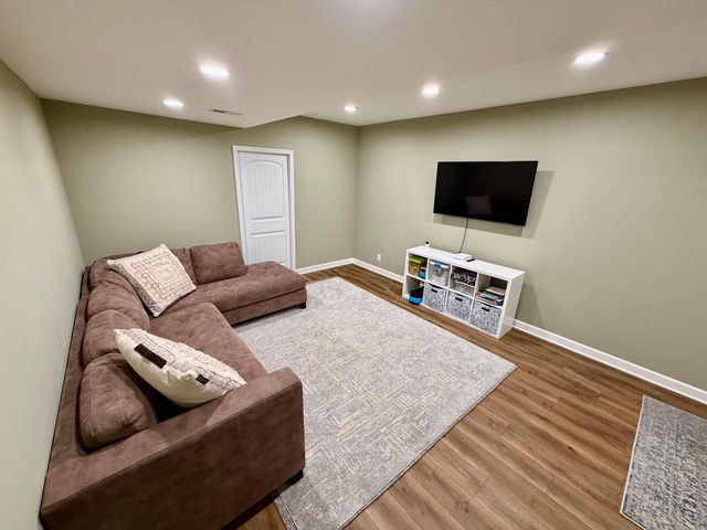 2761 Newbern Drive E, Blacklick, OH 43004