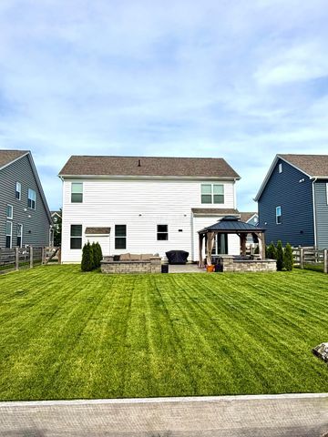 2761 Newbern Drive E, Blacklick, OH 43004