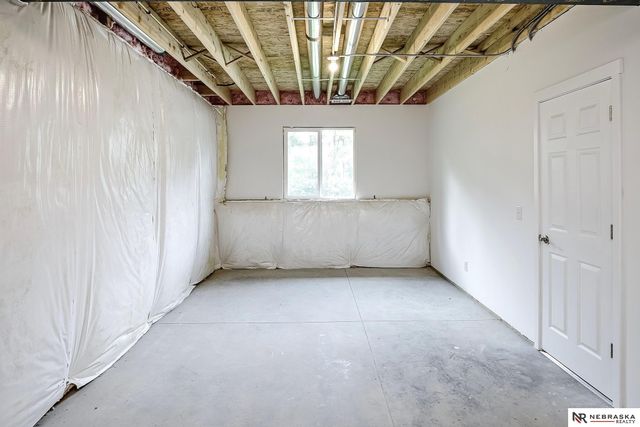 3806 Miami Street, Omaha, NE 68111