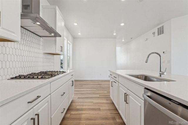 8784 Whiteclover Street, Littleton, CO 80125