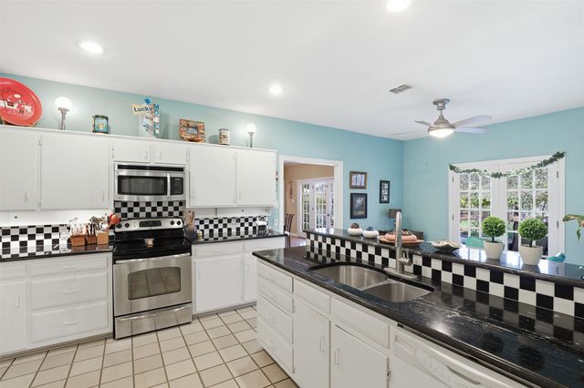 3800 Hollow Creek Road, Benbrook, TX 76116