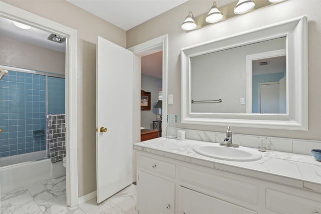 3800 Hollow Creek Road, Benbrook, TX 76116