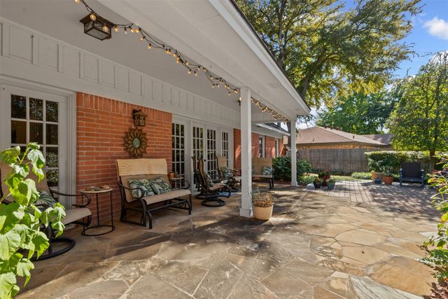 3800 Hollow Creek Road, Benbrook, TX 76116