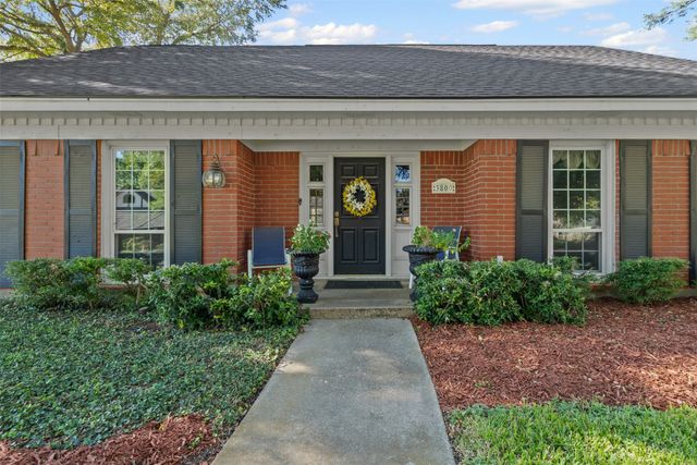 3800 Hollow Creek Road, Benbrook, TX 76116