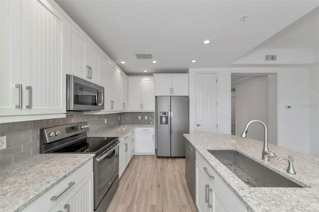 10530 BOARDWALK LOOP 202, Bradenton, FL 34202