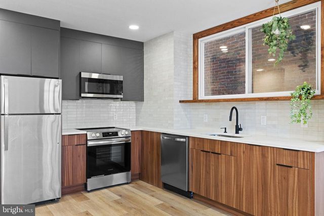 1502 S 52ND ST, Philadelphia, PA 19143