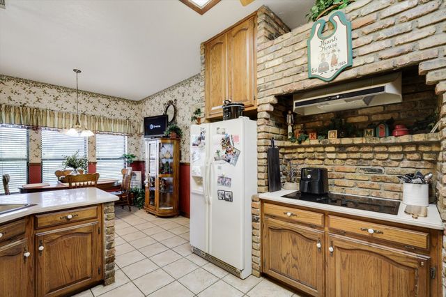 2201 Oak Knoll Court, Colleyville, TX 76034