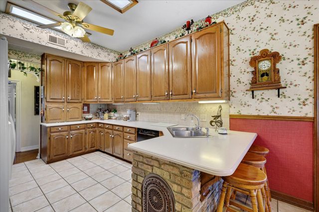 2201 Oak Knoll Court, Colleyville, TX 76034