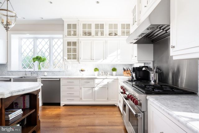 3031 GATES RD NW, Washington, DC 20008