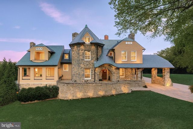 3031 GATES RD NW, Washington, DC 20008