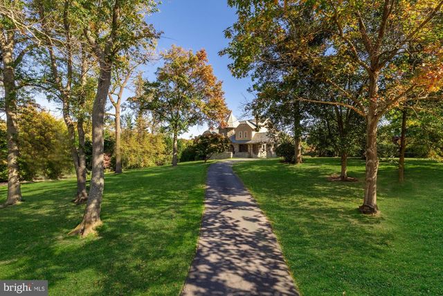 3031 GATES RD NW, Washington, DC 20008