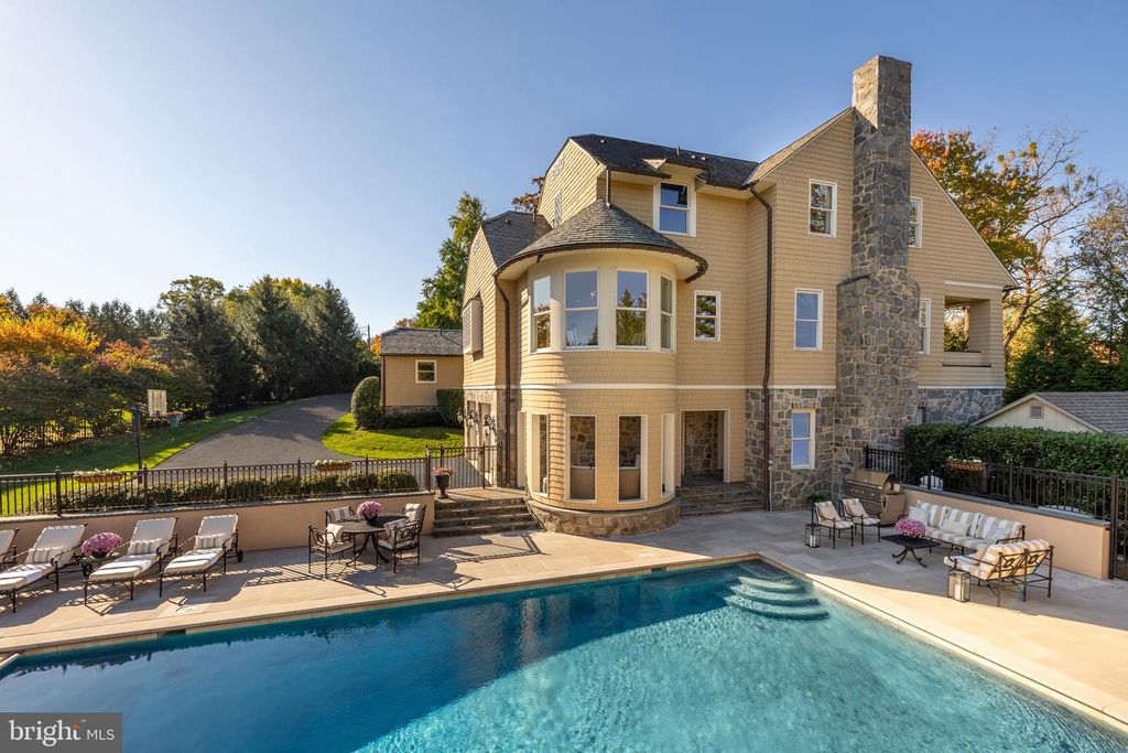 3031 GATES RD NW, Washington, DC 20008