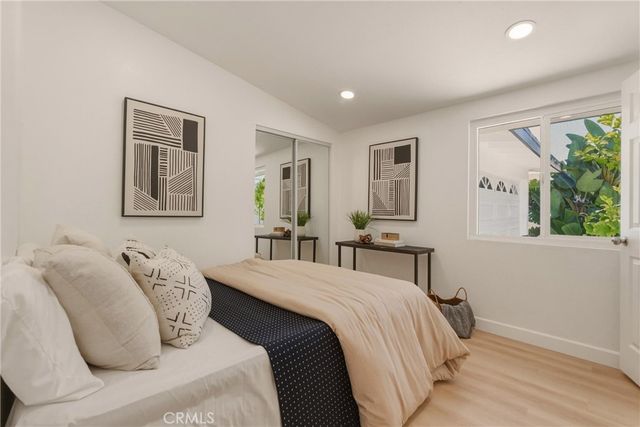 2107 Pomona, Costa Mesa, CA 92627