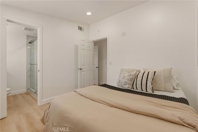 2107 Pomona, Costa Mesa, CA 92627