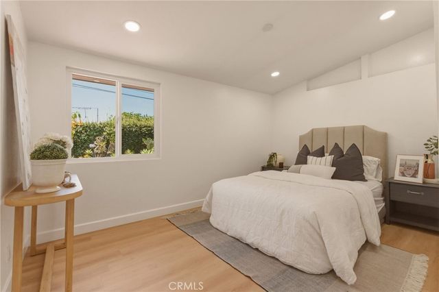 2107 Pomona, Costa Mesa, CA 92627