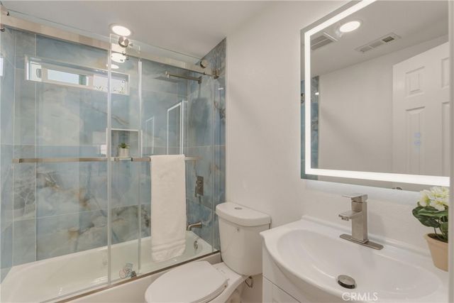 2107 Pomona, Costa Mesa, CA 92627